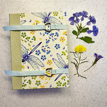 Load image into Gallery viewer, Travelers Flower Press Books