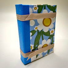 Load image into Gallery viewer, Travelers Pocket Press Books