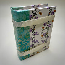 Load image into Gallery viewer, Travelers Pocket Press Books