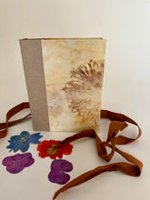 Load image into Gallery viewer, Travelers Flower Press Books
