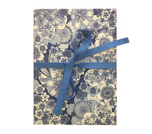 Load image into Gallery viewer, Accordion Book Florals with Tied Closures